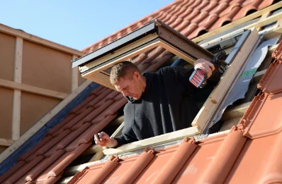Pose de fenêtres de toit Velux à Jurvielle
